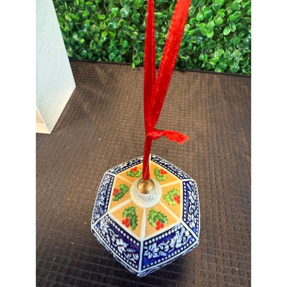 Danbury Mint First Annual German Teardrop Blue Ornament A Bavarian Christmas - Picture 6 of 11